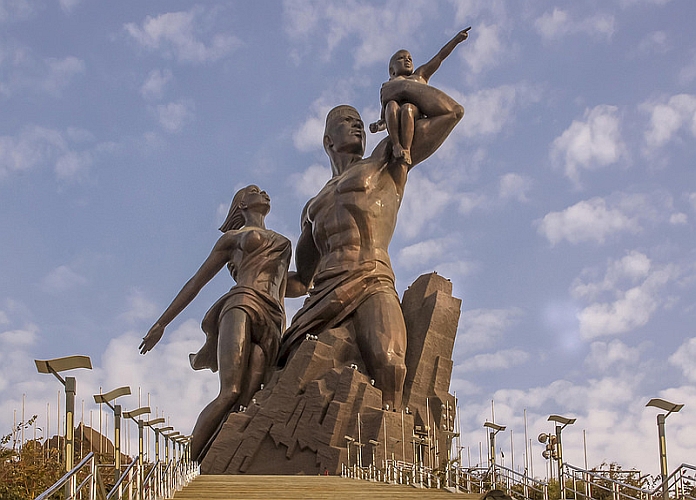 https://thedakarcall.org/wp-content/uploads/2023/08/Monument-de-la-Renaissance-africaine1.jpeg